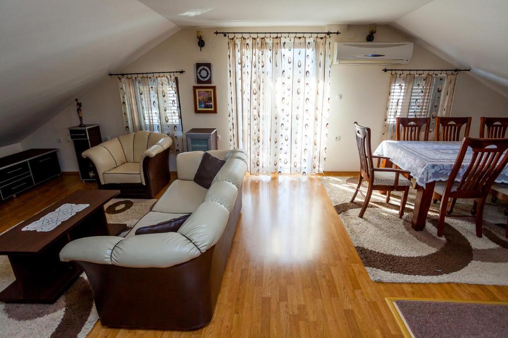 Apartments Ratkovic Tivat Exterior photo